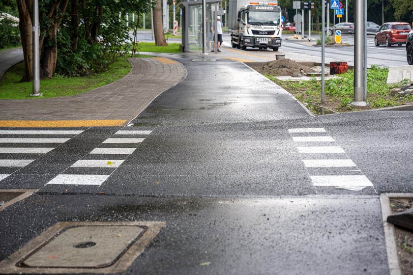 Skrzyżowanie alei Wielkiej Wyspy z ulicą Mickiewicza i aleją Paderewskiego